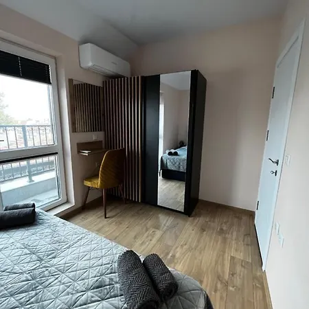 Apartment Downtown Warna